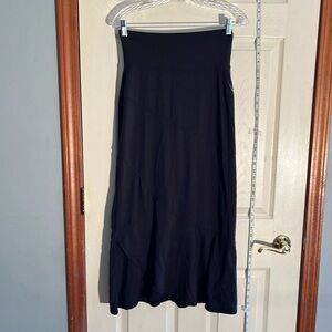Athleta-XS-black-fold over waist, full length tiered, maxi skirt.# 268497